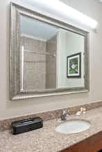 Hotel La Quinta Inn & Suites by Wyndham Houston - Magnolia photo 5