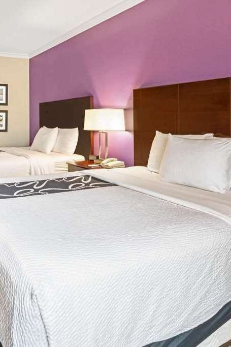 Hotel La Quinta Inn & Suites by Wyndham Houston - Magnolia photo 2