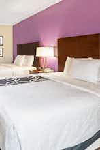 Hotel La Quinta Inn & Suites by Wyndham Houston - Magnolia photo 2