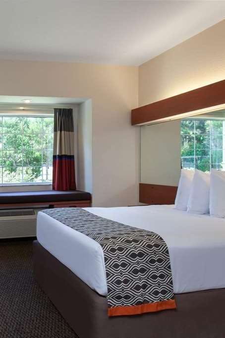 Hotel Microtel Inn & Suites by Wyndham Lady Lake/The Villages photo 3