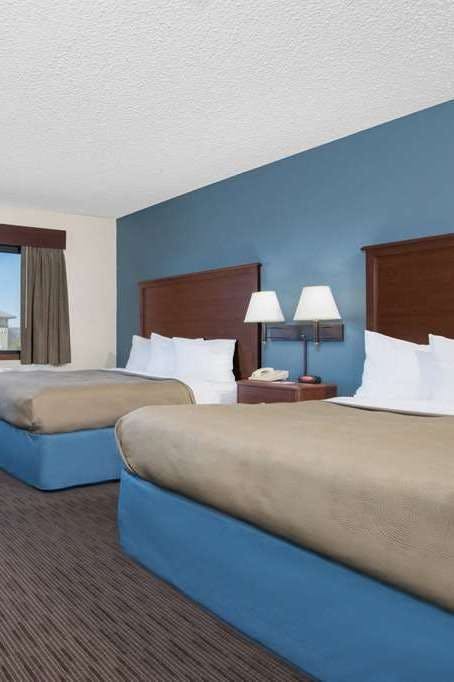 Hotel AmericInn by Wyndham Windsor Ft. Collins photo 4