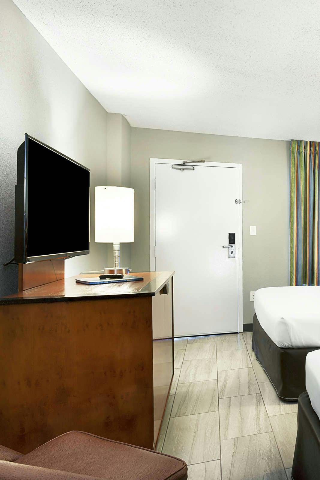 Hotel Crown Reef Beach Resort and Waterpark photo 3