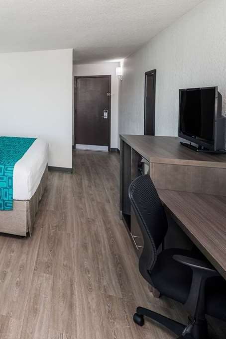 Hotel Howard Johnson by Wyndham Beaufort/Parris Island photo 3