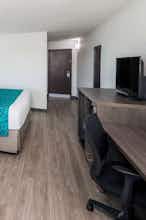 Hotel Howard Johnson by Wyndham Beaufort/Parris Island photo 3