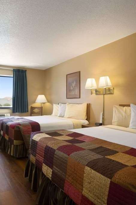 Hotel Super 8 by Wyndham Las Vegas photo 3