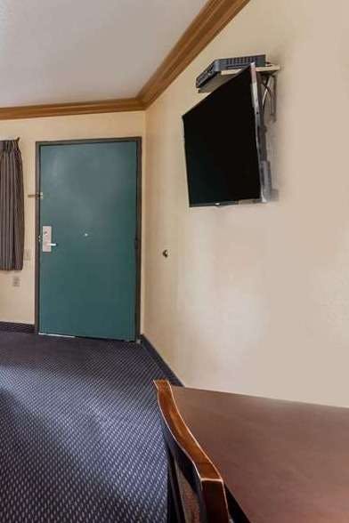 Hotel Howard Johnson by Wyndham Norco photo 3