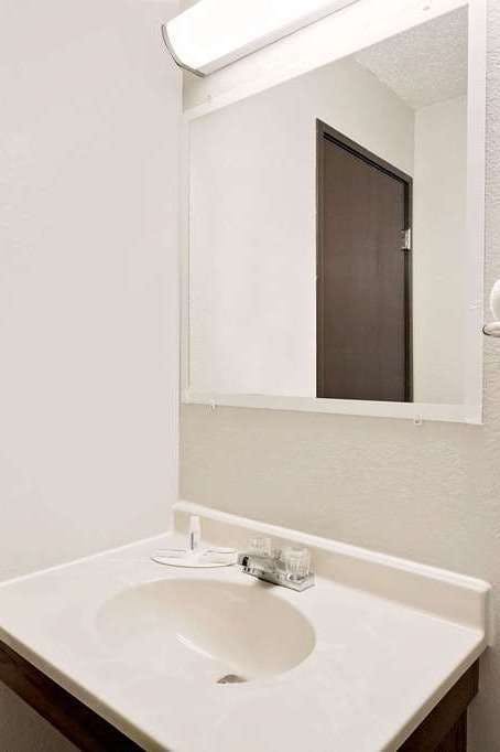 Hotel Super 8 by Wyndham Waynesboro photo 4