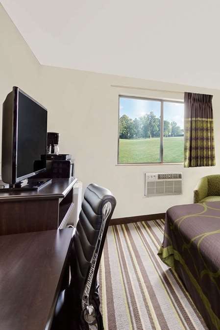 Hotel Super 8 by Wyndham Waynesboro photo 1