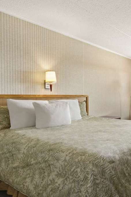 Hotel Days Inn by Wyndham Bridgewater Conference Center photo 5