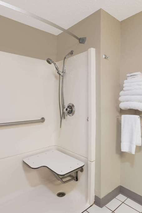 Hotel Super 8 by Wyndham Pierre SD photo 4