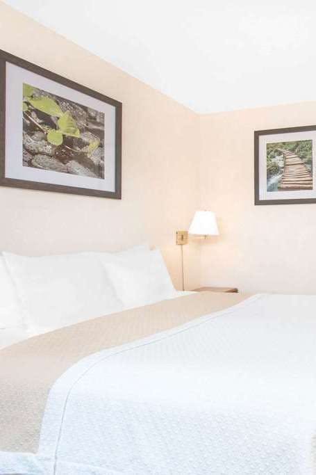 Hotel Days Inn by Wyndham West Rapid City photo 4