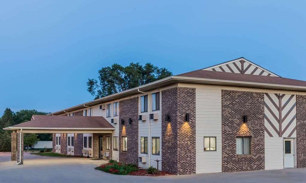 Super 8 by Wyndham Madison