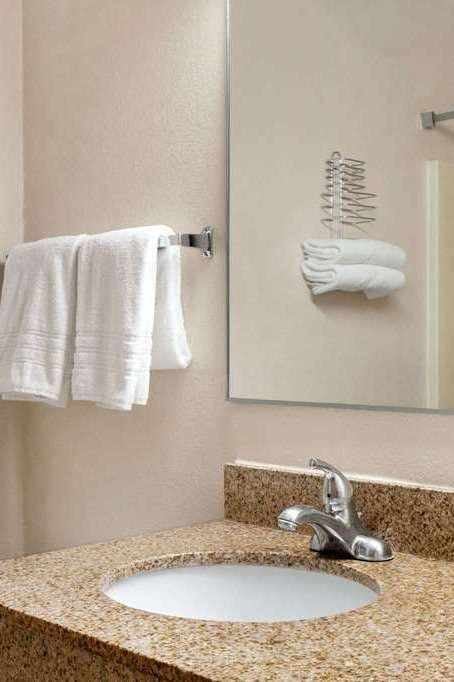 Hotel Super 8 by Wyndham Waco University Area photo 5