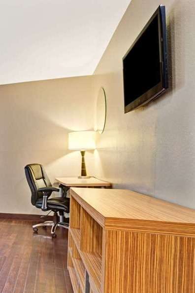 Hotel Super 8 Louisville Airport photo 3