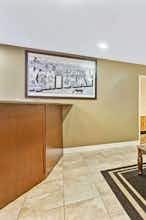 Hotel Super 8 Louisville Airport photo 5