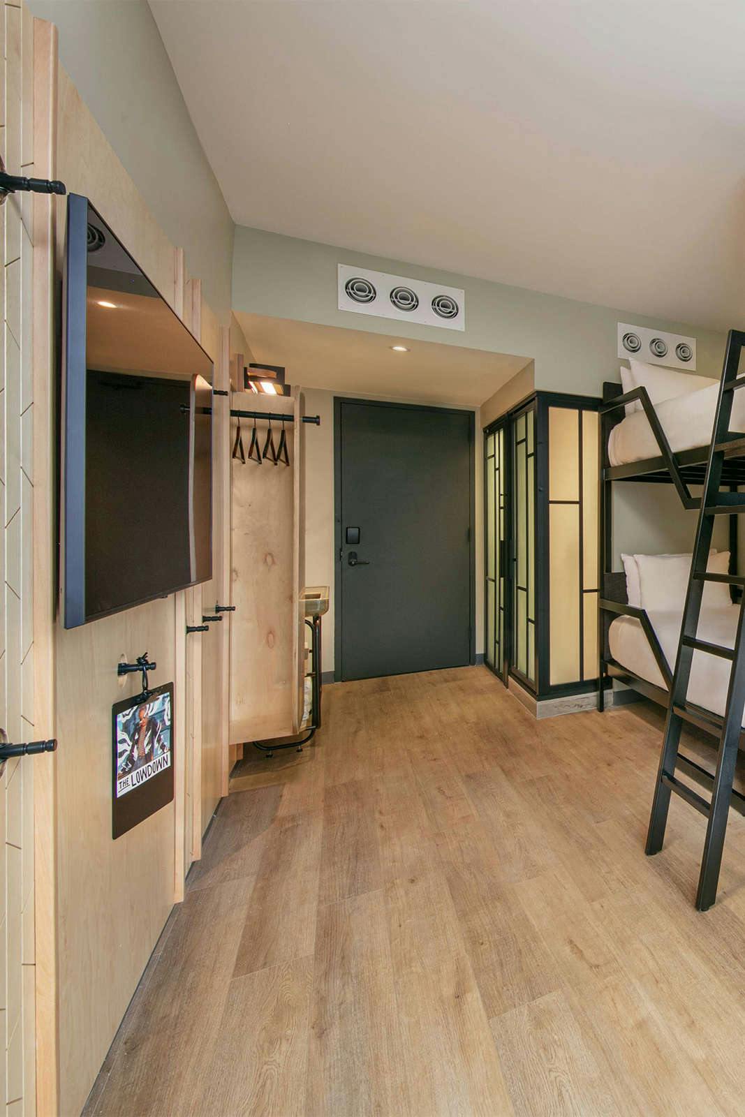 Hotel Moxy Brooklyn Williamsburg - Quad Bunk photo 4