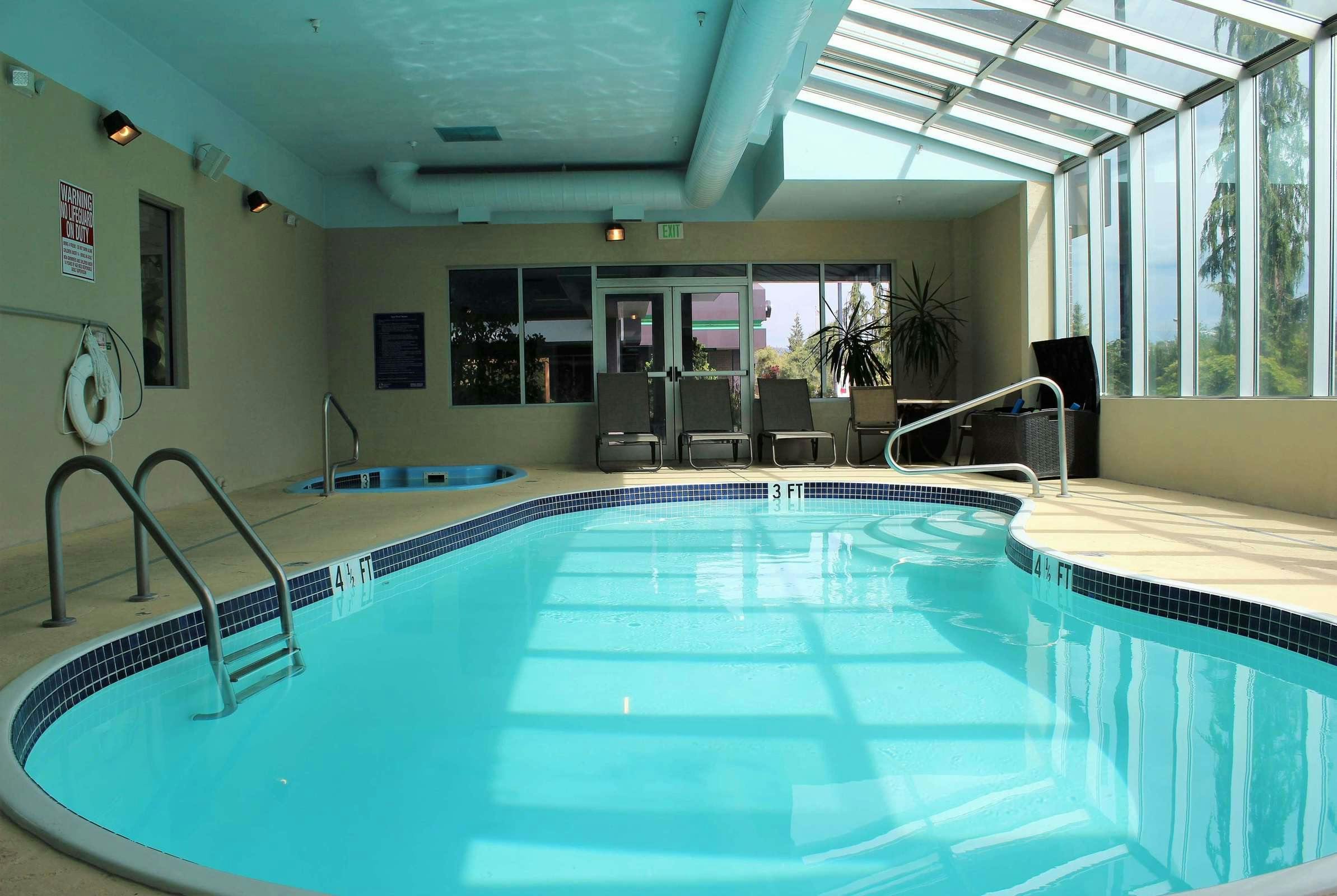 Hotel Medallion Inn & Suites photo 2