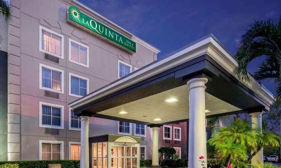 La Quinta Inn & Suites by Wyndham Naples East (I-75)