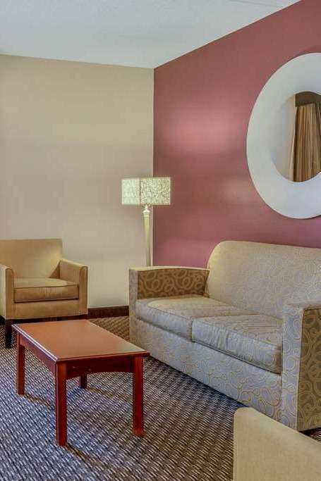 Hotel La Quinta Inn & Suites by Wyndham Naples East (I-75) photo 4