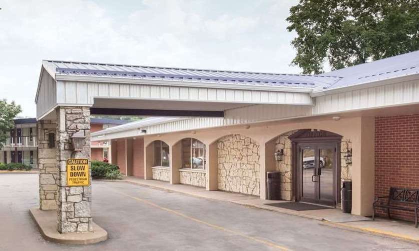 Days Inn by Wyndham Dubuque