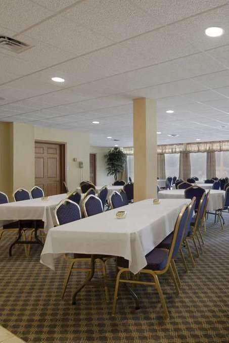 Hotel Days Inn by Wyndham Dubuque photo 4