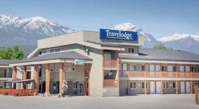 Travelodge by Wyndham Golden Sportsman Lodge