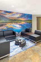Hotel Travelodge Golden Sportsman photo 5
