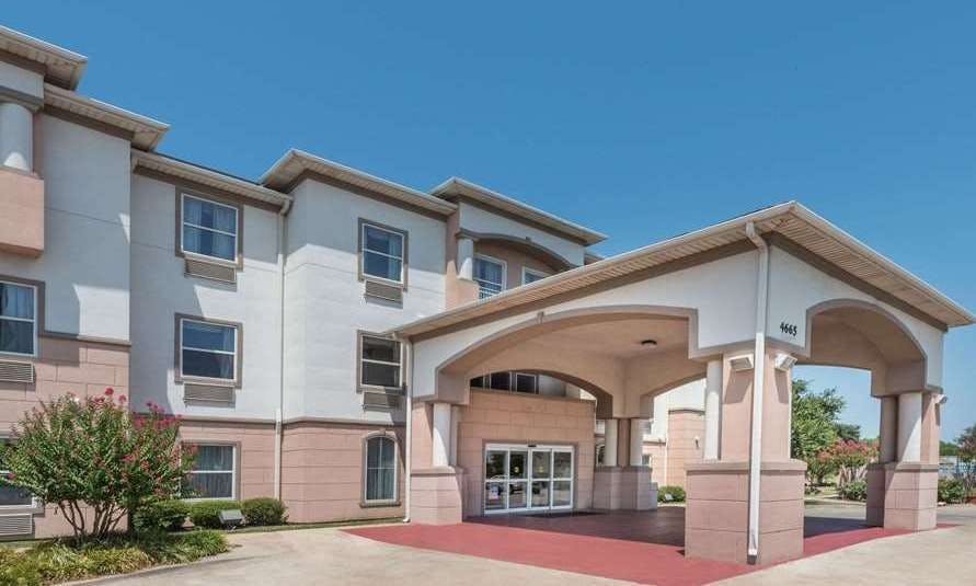 Super 8 by Wyndham Fort Worth Stockyards