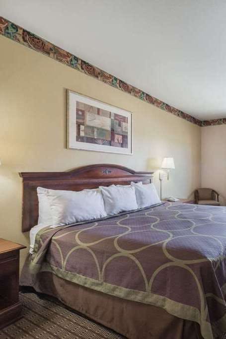 Hotel Super 8 by Wyndham Fort Worth Stockyards photo 1