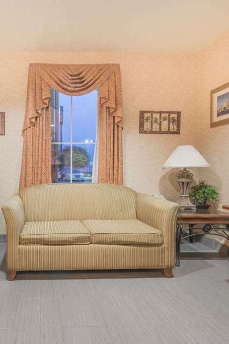 Hotel Super 8 by Wyndham Fort Worth Stockyards photo 3