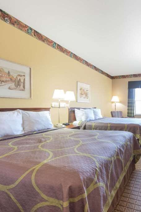 Hotel Super 8 by Wyndham Fort Worth Stockyards photo 2