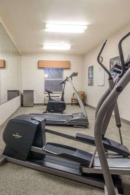 Hotel Super 8 by Wyndham Fort Worth Stockyards photo 4