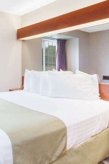 Hotel Microtel Inn & Suites by Wyndham Olean/Allegany photo 2