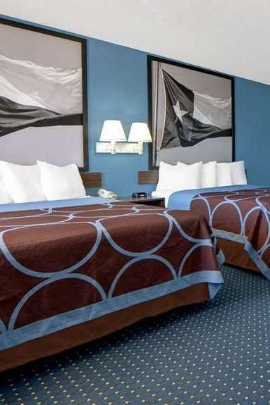 Hotel Super 8 by Wyndham Dumas TX photo 1