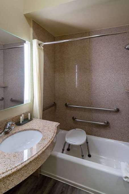 Hotel La Quinta Inn & Suites by Wyndham Houston New Caney photo 4