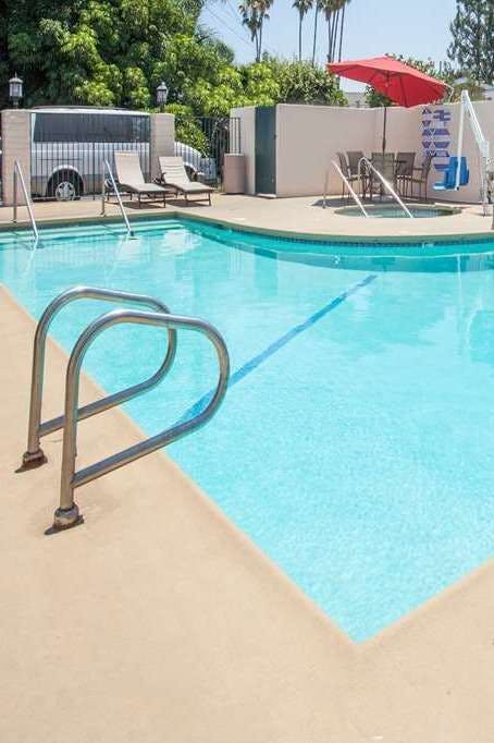 Hotel Days Inn by Wyndham Anaheim Near the Park photo 4