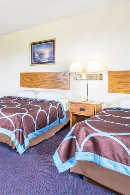 Hotel Super 8 by Wyndham Neillsville WI photo 1