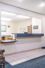 Hotel Super 8 by Wyndham Neillsville WI photo 4