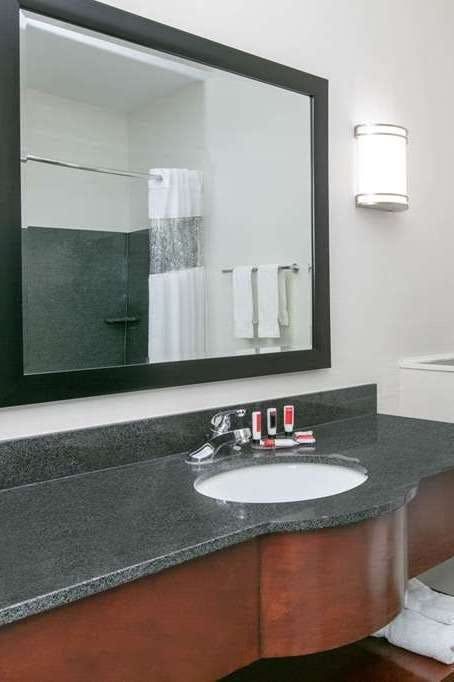 Hotel Baymont by Wyndham McComb photo 5