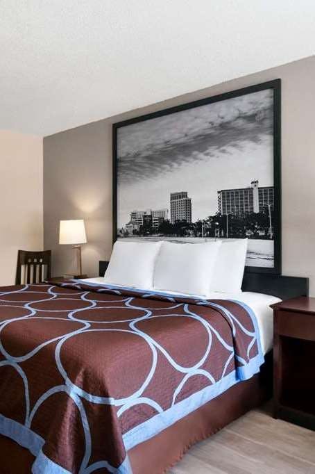 Hotel Super 8 by Wyndham Gulfport Airport NW/Near Biloxi photo 1