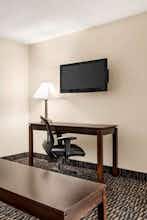 Hotel Ramada Plaza Niagara Falls photo 3