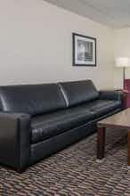 Hotel Ramada Plaza Niagara Falls photo 4