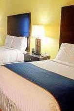 Hotel Super 8 by Wyndham Irving/DFW Apt/North photo 2