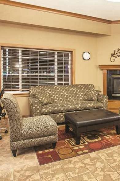 Hotel La Quinta Inn & Suites by Wyndham Portland Airport photo 2