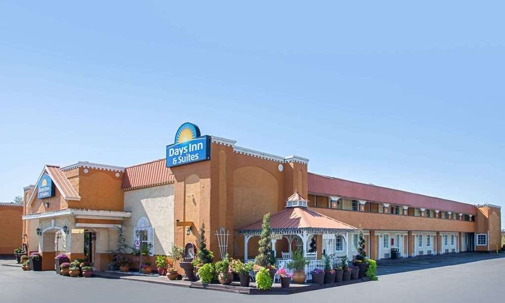 Days Inn Suites Terre Haute