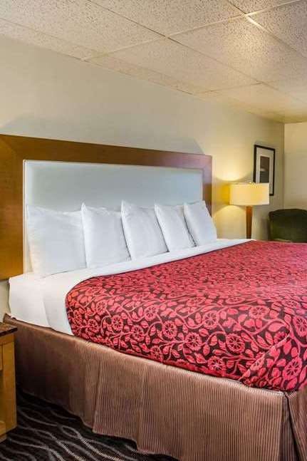 Hotel Days Inn by Wyndham Yakima photo 1