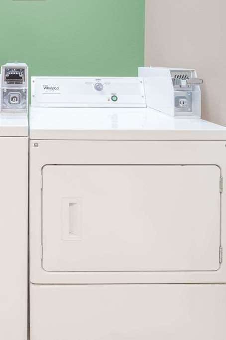 Hotel Super 8 by Wyndham Beaver Dam photo 5