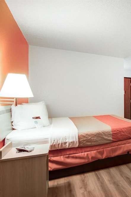 Hotel Motel6 Colby, KS photo 1