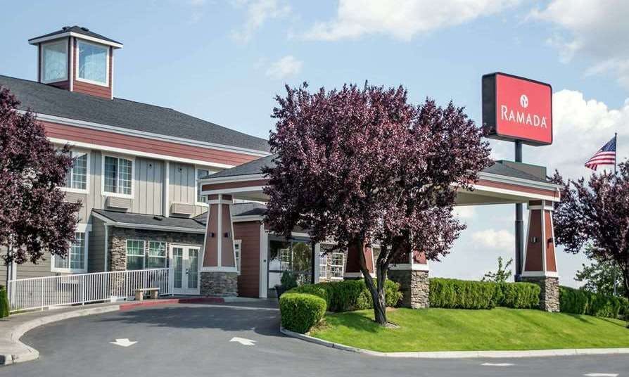 Ramada by Wyndham Moses Lake