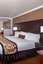 Hotel Ramada by Wyndham Moses Lake photo 2